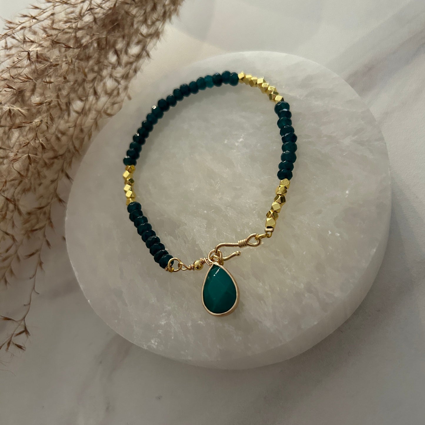 DIVINE Krystall Armbånd Smaragd-the-feelgood-shop