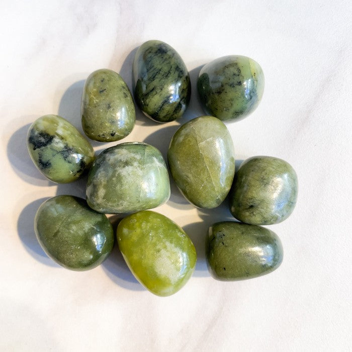 Grønn Jade Serpentin Tromlet Krystall, 10-20 gram-the-feelgood-shop