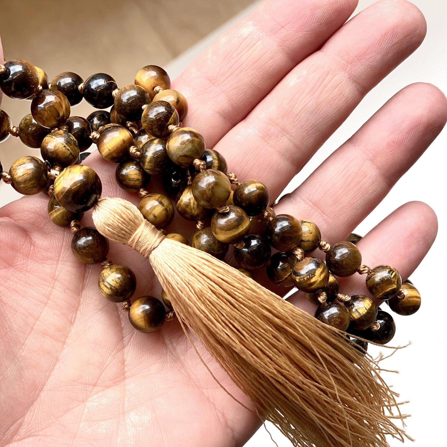 STRENGHT and COURAGE Tigerøye Mala Dusk-the-feelgood-shop